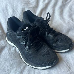 ASICS Nimbus 20 running shoes